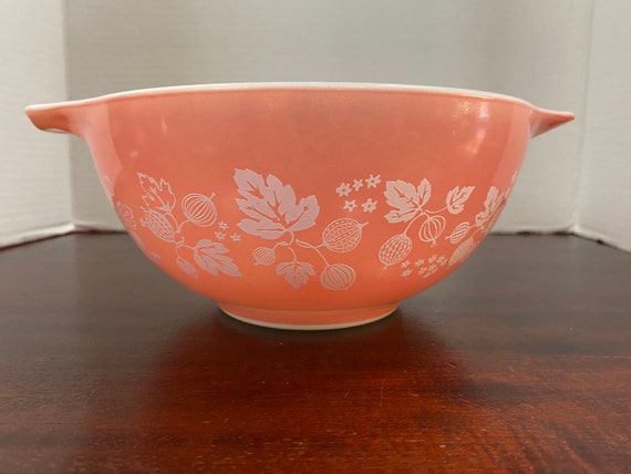 Pyrex Pink Gooseberry #442