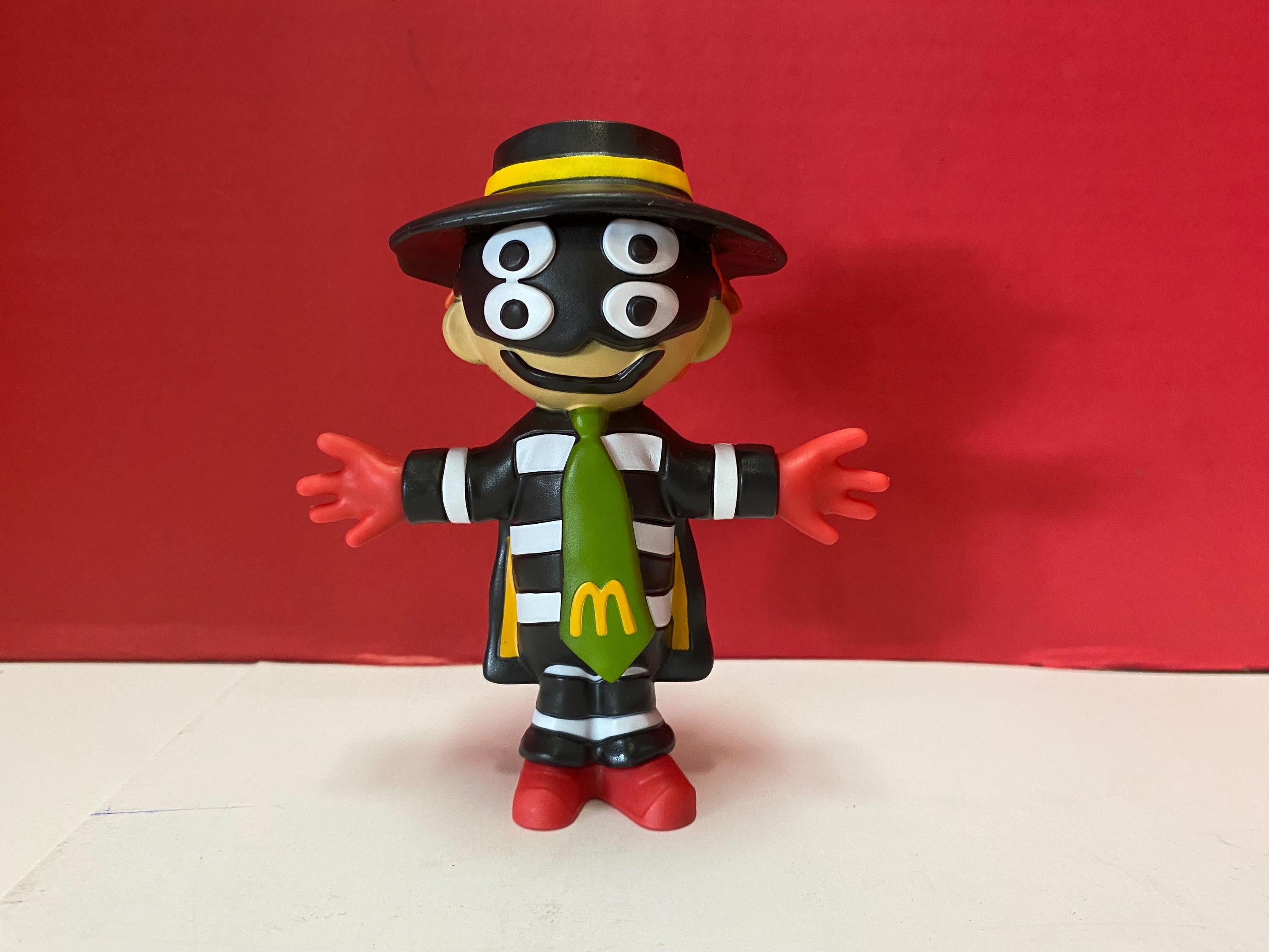 Muñecos de mcdonalds abril 2019 sale
