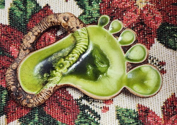 Treasure Craft foot shape dsih