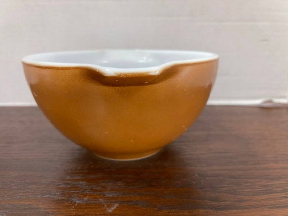 Pyrex Early American bowl