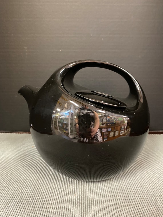 Robert Steven Ellipse Tea Pot