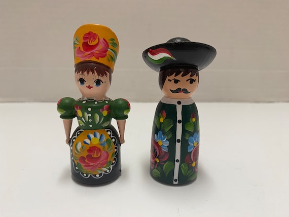 Hand Carved Folk Art Salt and Pepper Shakers