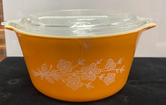 Pyrex Gold Butterfly #473 casserole with lid