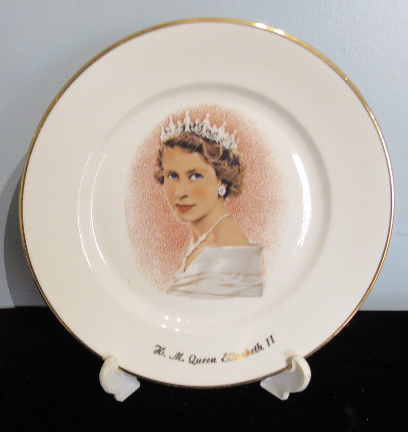 Queen Elizabeth Commemorative Plate image 1
