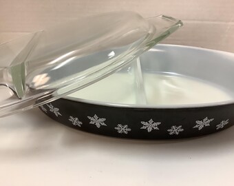Pyrex Black Snowflake Divided Dish