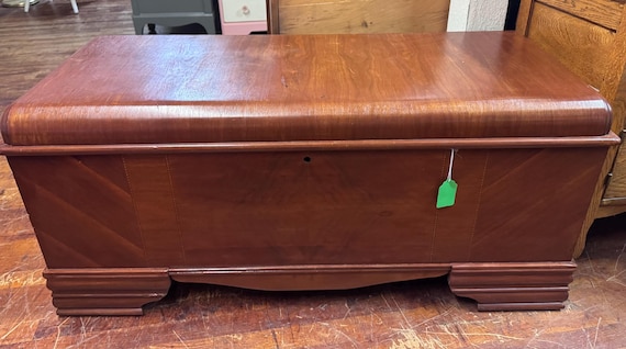 Art Deco blanket chest with lock removed