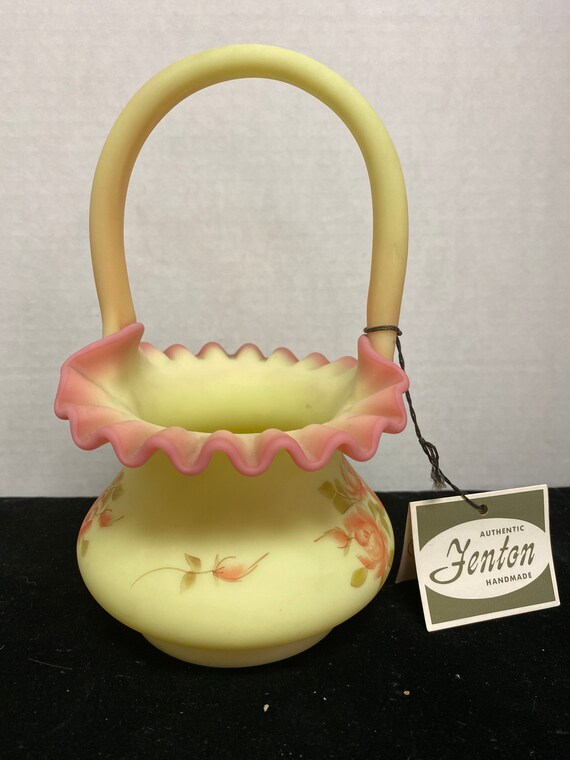 Fenton Burmese Glass Basket w/ Ruffle Edge