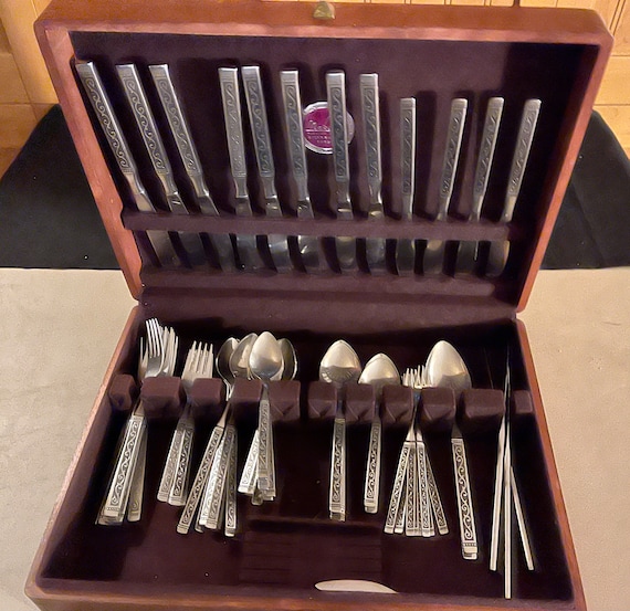 Oneida Spanish Court Flatware