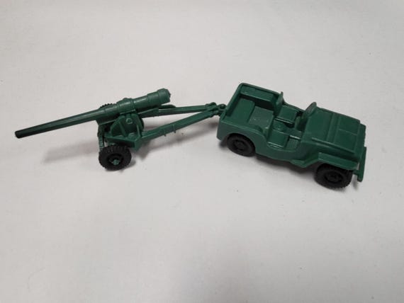 WWII Jeep & Artillery Gun