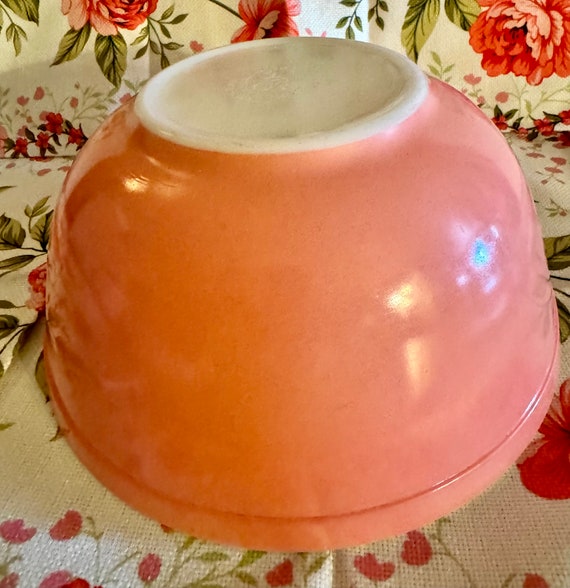 Pyrex pink bowl #403