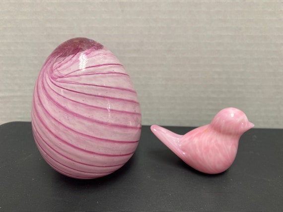 Gibson Glass pink swirl bird and paperweight