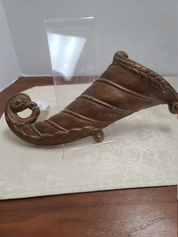 Syroco wood cornucopia
