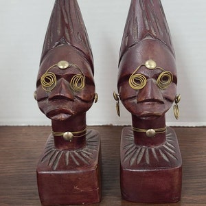 Pair of carved figures