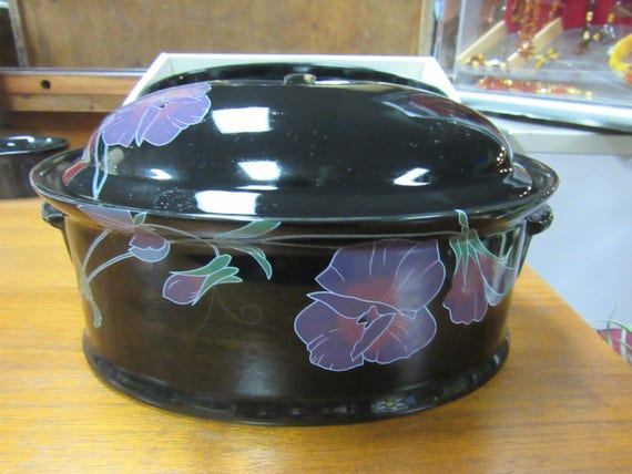 Mikasa Tango two quart oval covered casserole