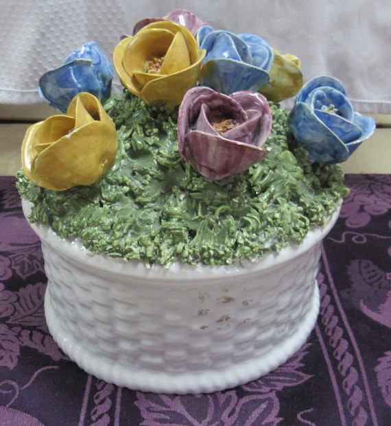 Floral basket that opens