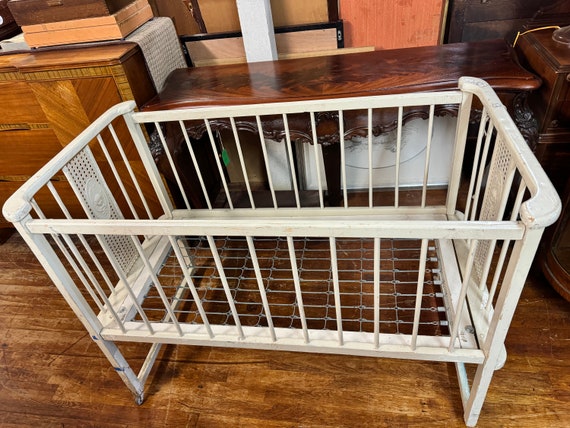 Antique crib for dolls or pets