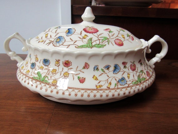 Vernon Kilns Desert Bloom Casserole with lid