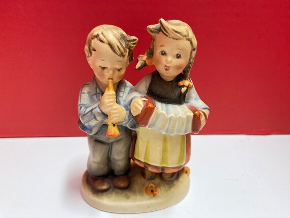 Hummel Birthday Serenade figurine