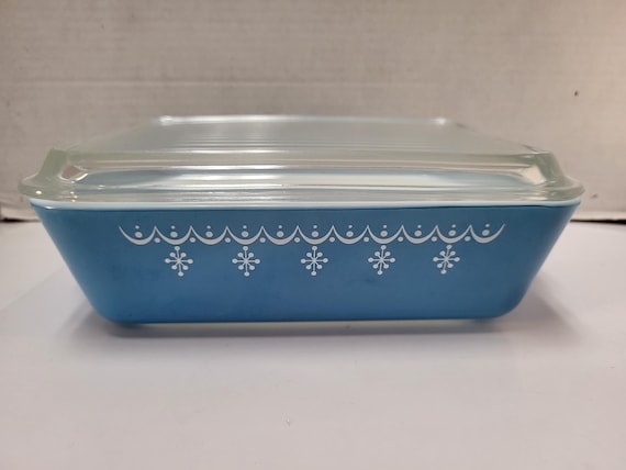 Pyrex Snowflake Garland 503 Refrigerator Dish