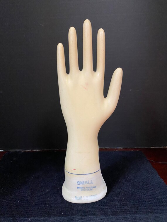 General Porcelain Hand Mold 