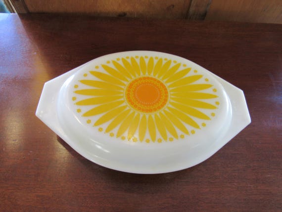 Pyrex Divided Casserole Dish with lid - Sunflower pattern