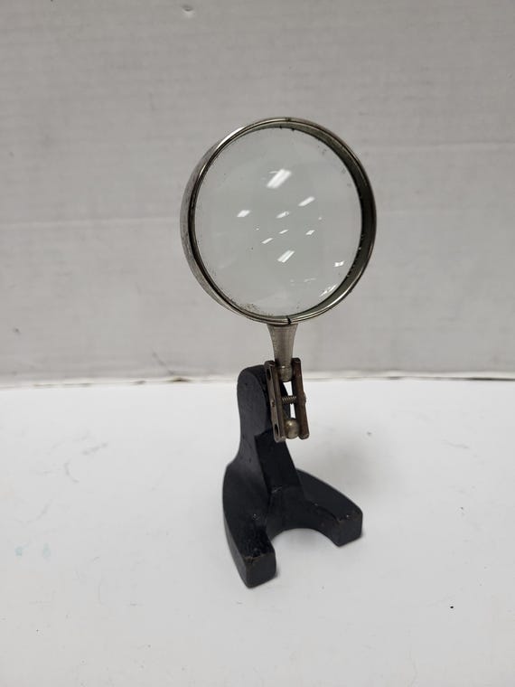 S&A Magnifying Glass