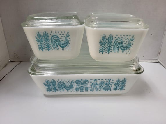 Pyrex Amish Butterprint Refrigerator Dish Set