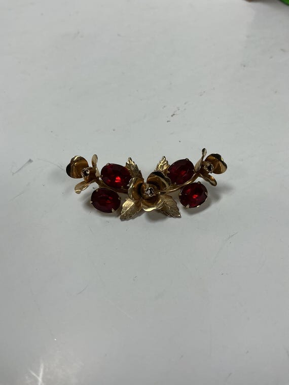 Gold tone Red Rhine Stone Brooch