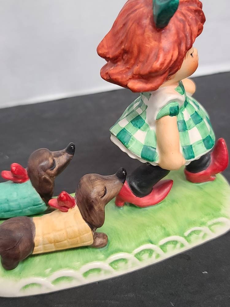 Goebel dachshund figurine top
