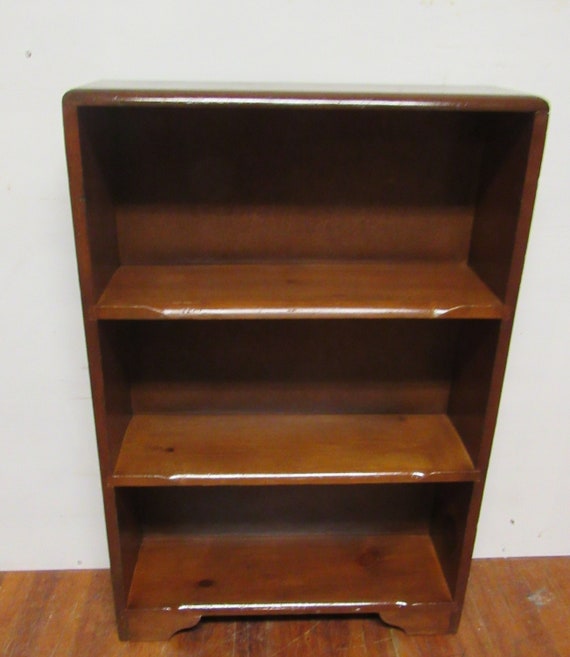 Small mahogany bookshelf