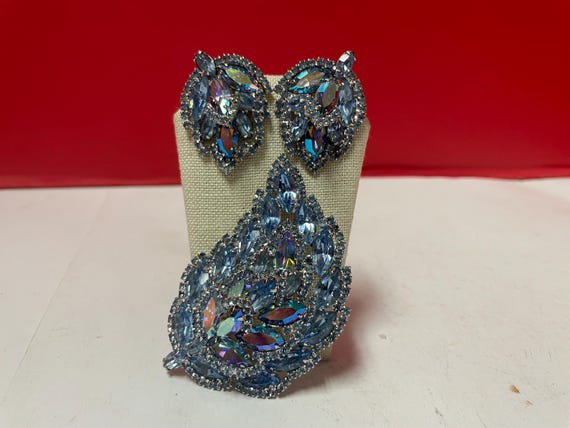 Weiss Brooch & Clip Earring Set