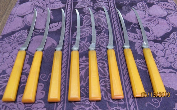 Vintage Henry's Fish Knives or tomato and steak knives with bakelite handles