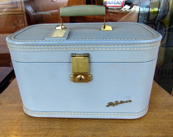 Blue train case Lady Baltimore