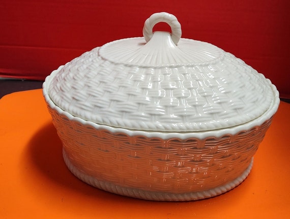 Belleek Oval Covered Casserole