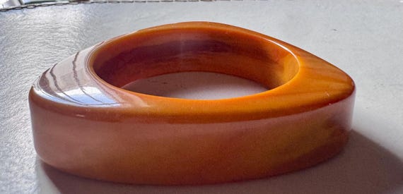 Bakelite triangle bangle bracelet - image 2