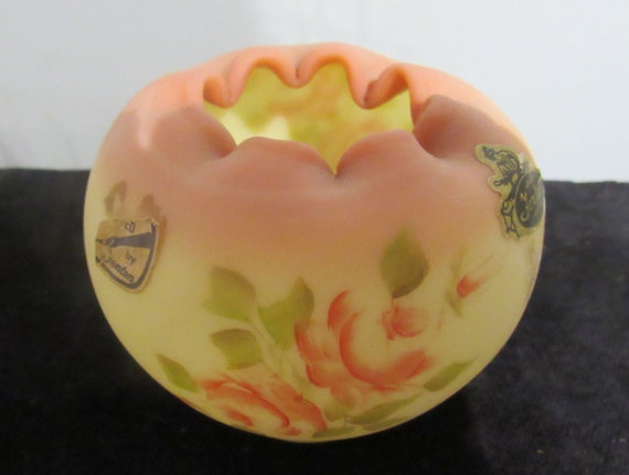 Fenton Burmese Custard Glass Vase