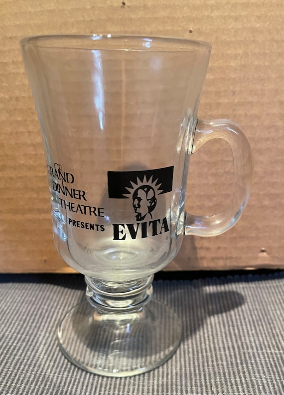 Evita pedestal glass mug