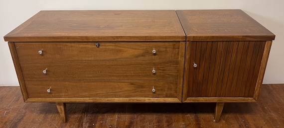 Lane cedar chest & record holder with lock removed