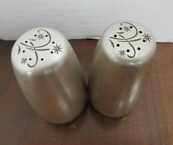 Mid Century salt and pepper shakers