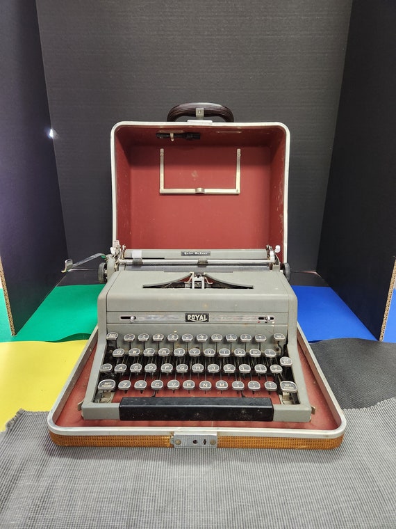 Royal Quiet Deluxe Typewriter