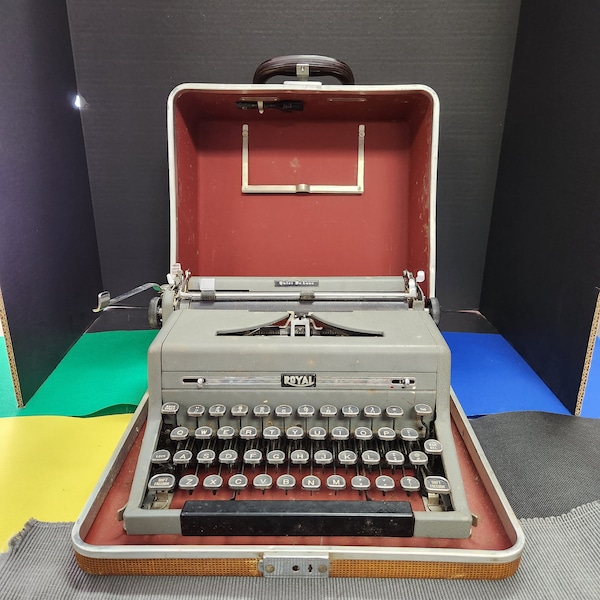 Royal Quiet Deluxe Typewriter