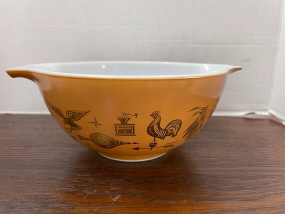 Pyrex Early American bowl