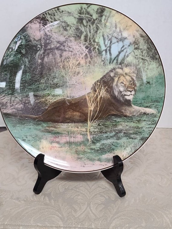 African Lion collector plate