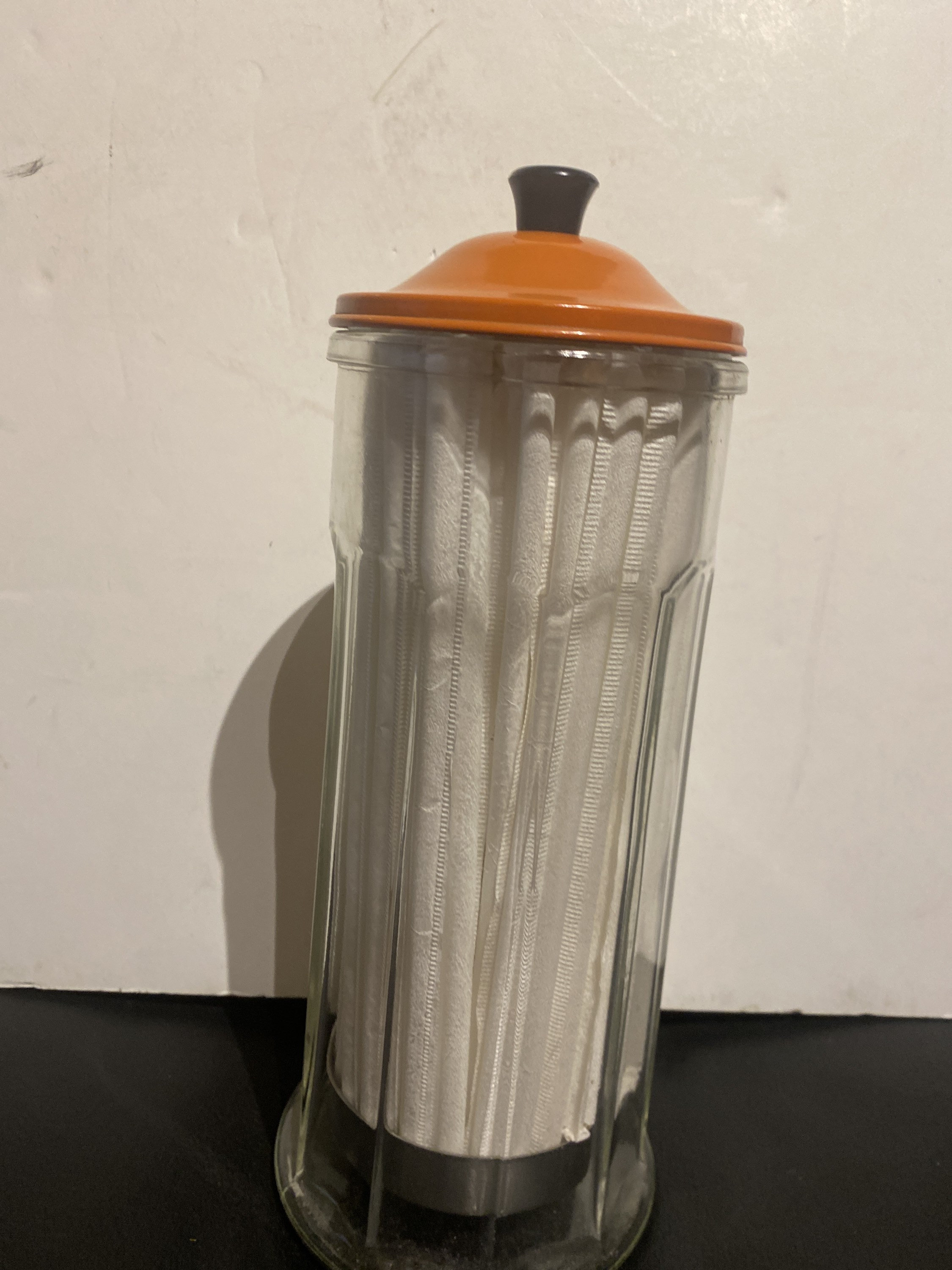 Vintage straw dispense