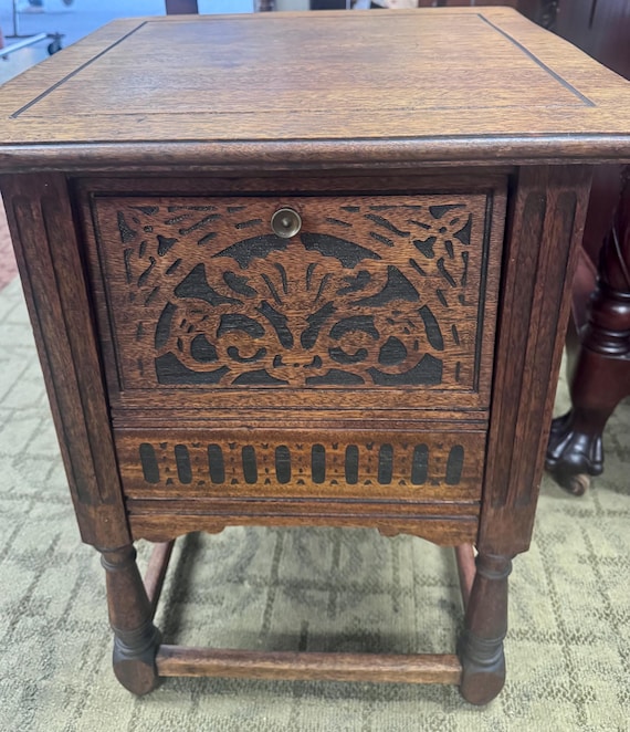 Antique small table commode