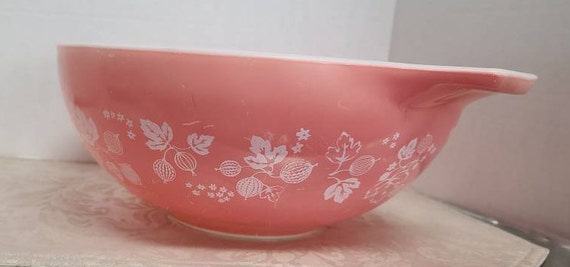 Pyrex Pink Gooseberry cinderella mixing bowl #444