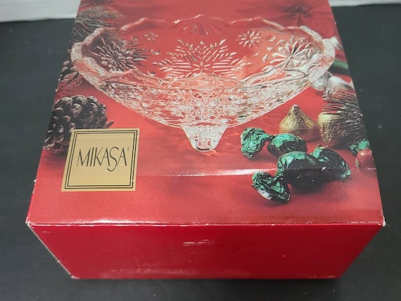 Mikasa snowflake footed bowl MIB