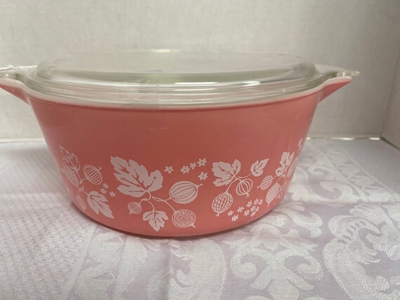 Pyrex Pink Gooseberry #475 casserole