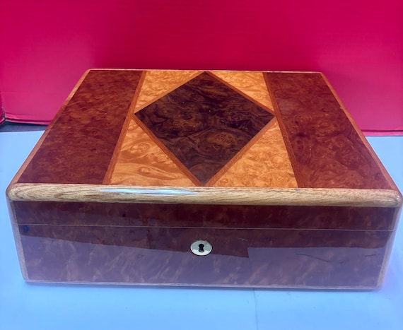 Burl Maple Humidor with key