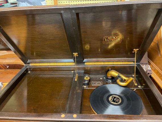 Victor Victrola Cabinet & Player